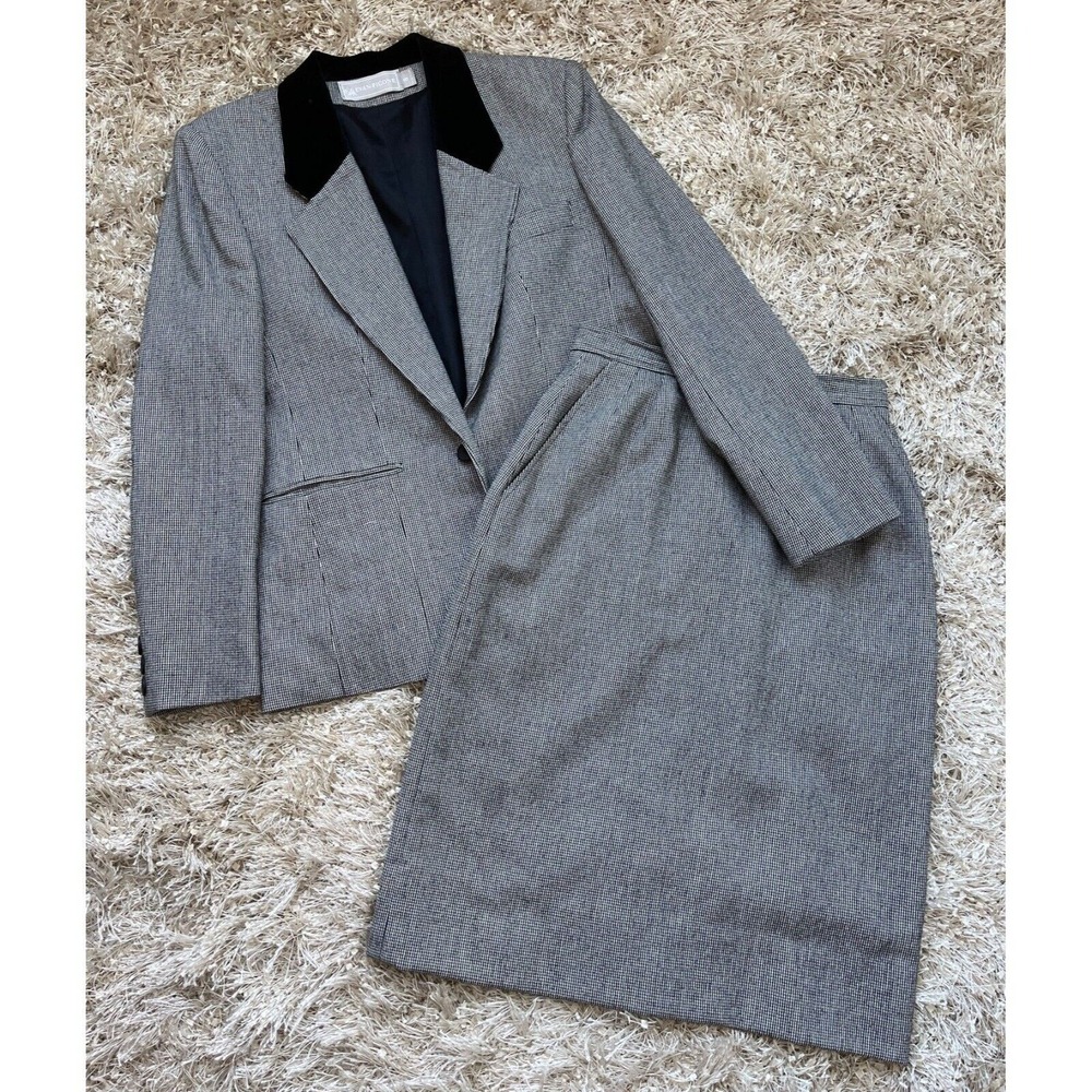 True Vintage Evan Picone Skirt Suit Womens Size 6 Wool Velvet Trim Union 70s
